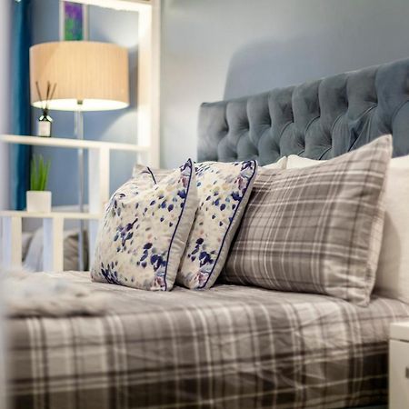 Апартаменти Private Double Bd With Optional Balcony, 15 Mins To London Cc Екстер'єр фото