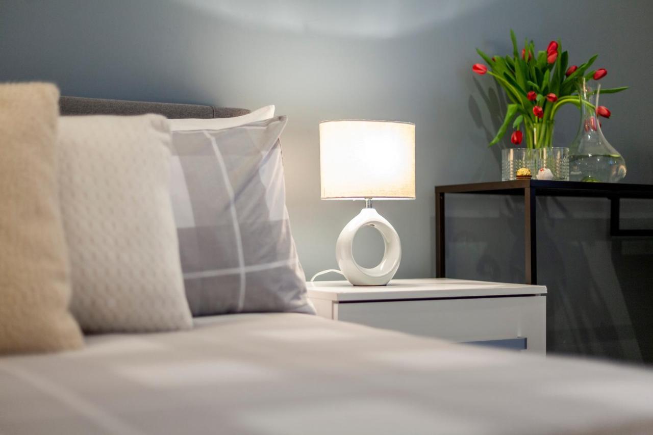 Апартаменти Private Double Bd With Optional Balcony, 15 Mins To London Cc Екстер'єр фото