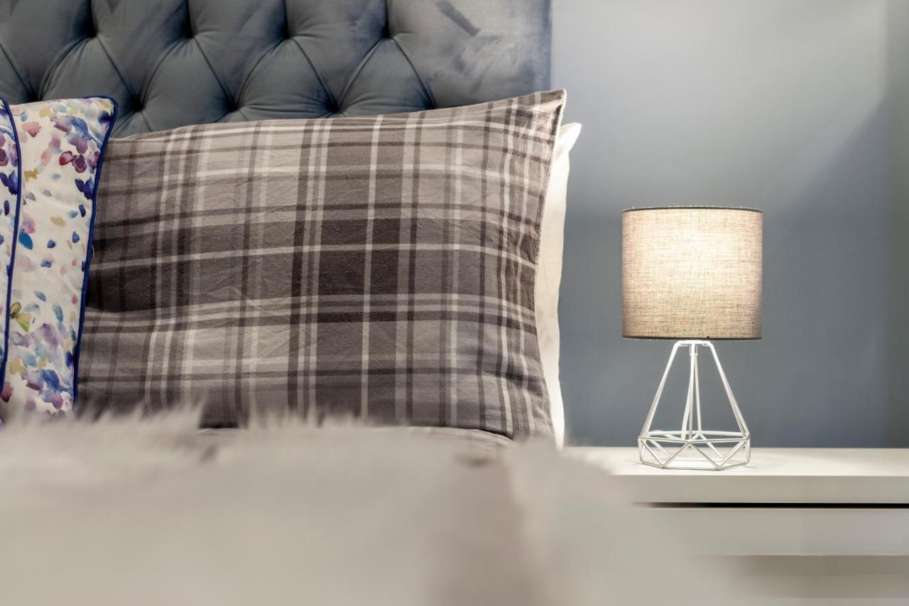 Апартаменти Private Double Bd With Optional Balcony, 15 Mins To London Cc Екстер'єр фото